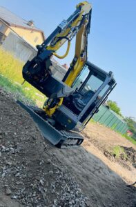 Compacte kraan voor tuinwerken in Heers